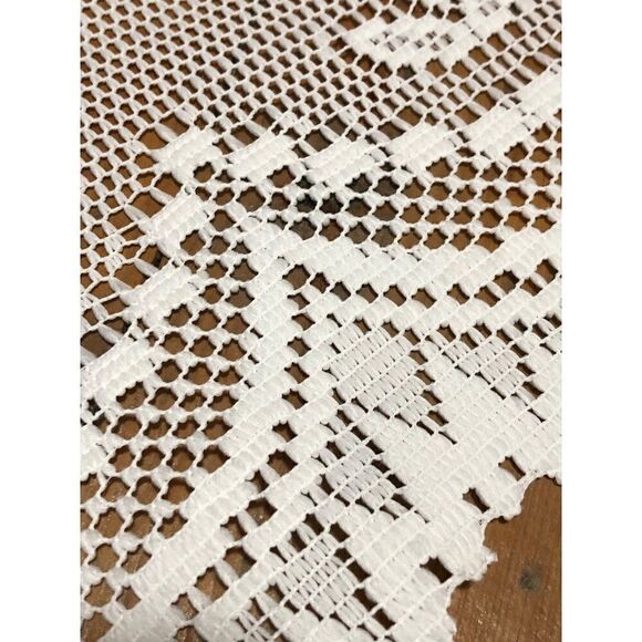 Vintage Lace Table Runner Dresser Scarf Doily Wedding White 16” x 47” - Picture 3 of 3
